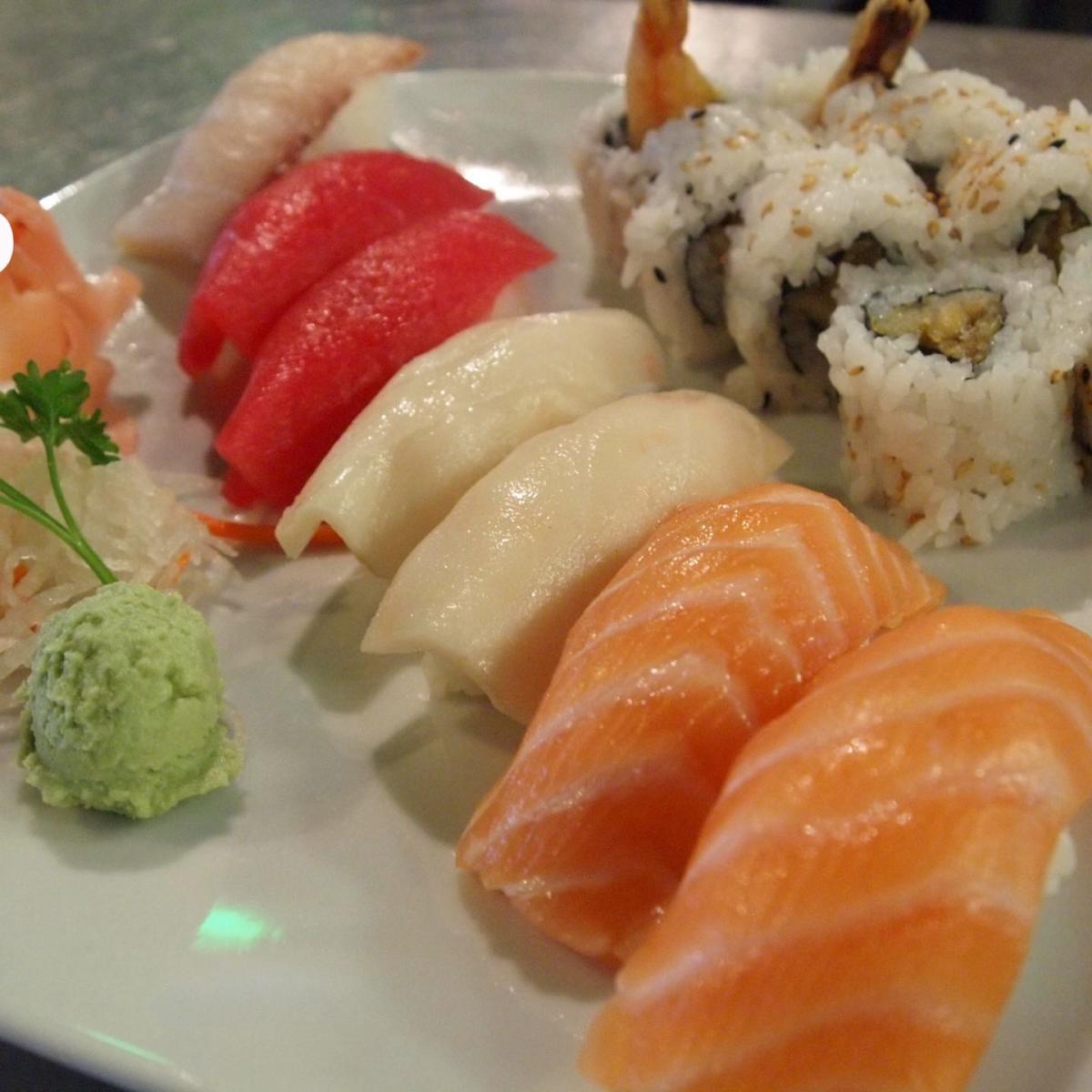 SMALL COMBO - SUSHI COMBOS menu item